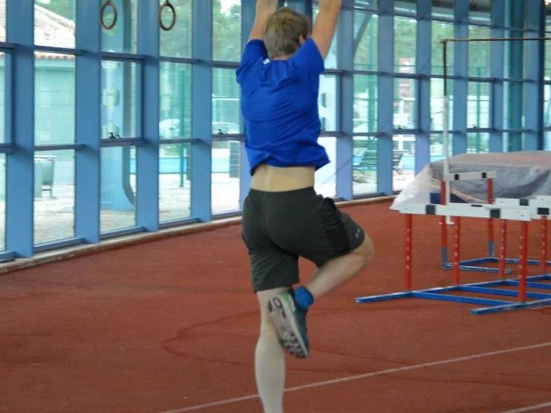 Techniek- en hersteltraining op de atletiekbaan